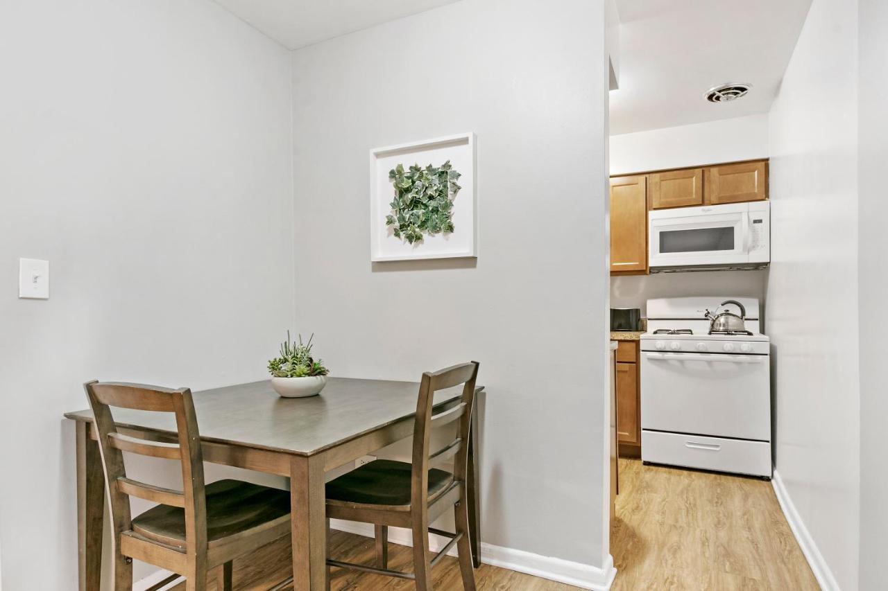 Stunning 1Br Apartment At Center Of Lakeview - Oakdale 211 Chicago Bagian luar foto